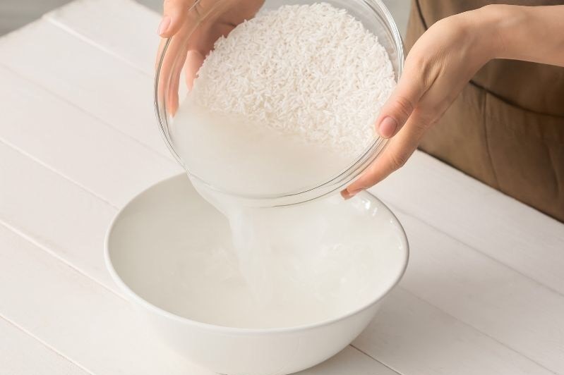 Nước vo gạo - hỗ trợ điều trị khi hư bất thường 