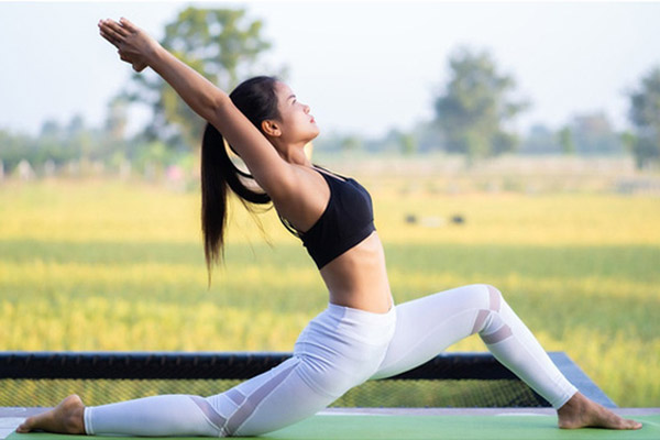 Lợi ích của yoga với bệnh đa nang buồng trứng