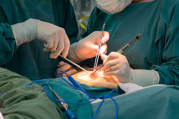 Phẫu thuật cắt bỏ tử cung
